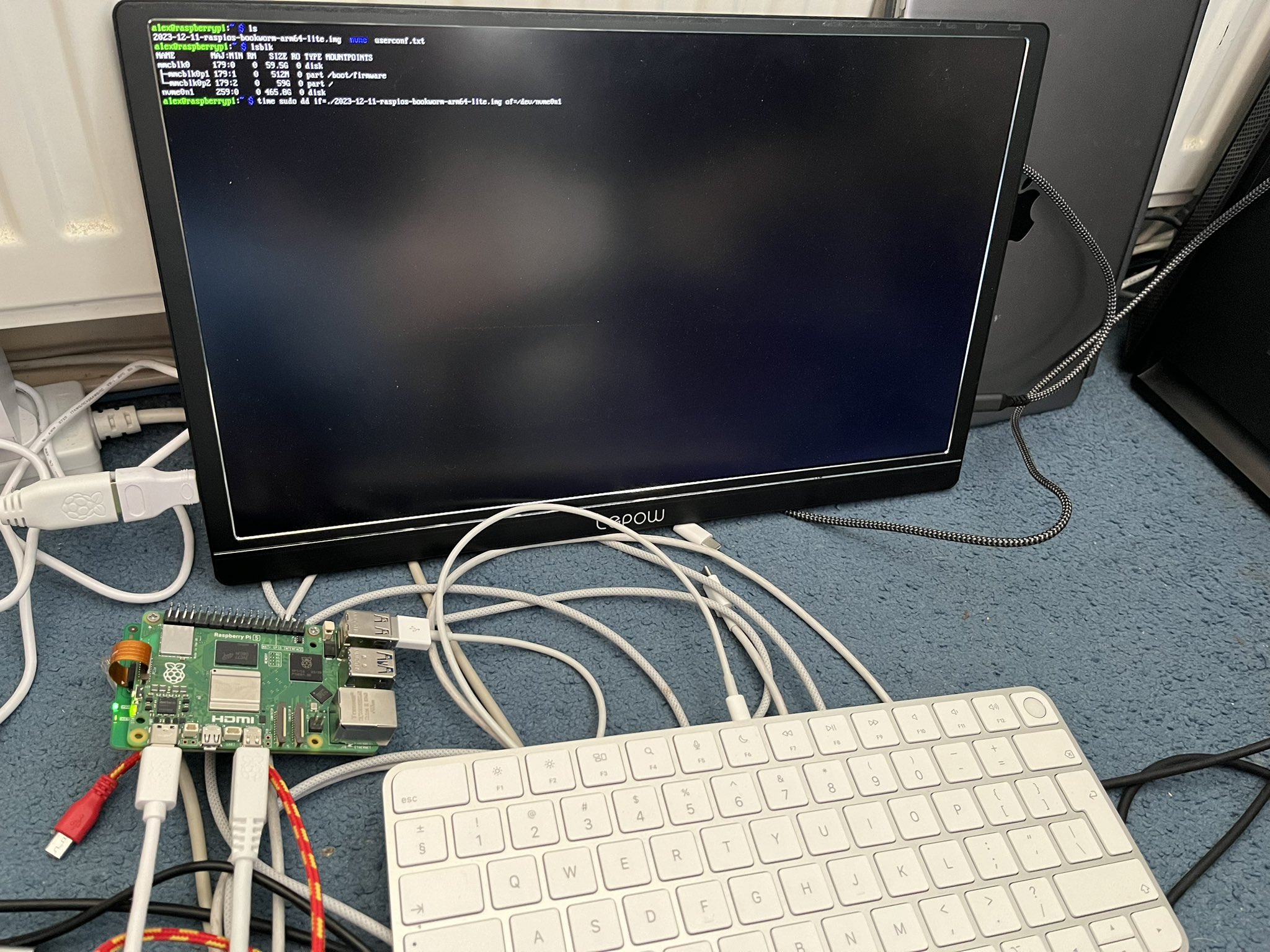 What's wrong with the Raspberry Pi? Let's plug in the screen and find out.